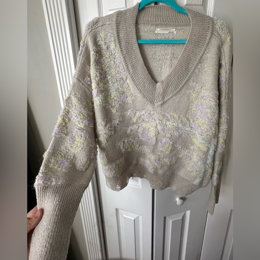 Anthropologie NWT Textured V Neck Sweater Distressed Hem Size S